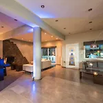 Muthee Luxurious Private * Laganas