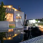 Muthee Luxurious Private Villa Laganas