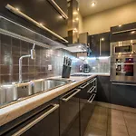 Muthee Luxurious Private Laganas