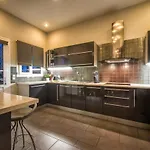 Muthee Luxurious Private Villa *