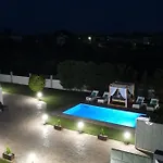 Muthee Luxurious Private *