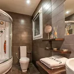 Muthee Luxurious Private
