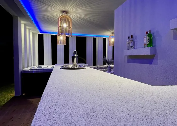 Muthee Luxurious Private * Laganas