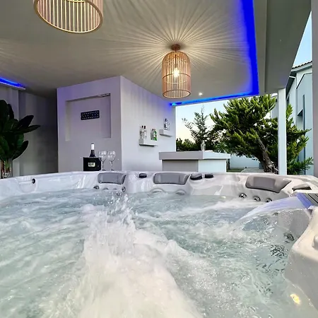 Muthee Luxurious Private