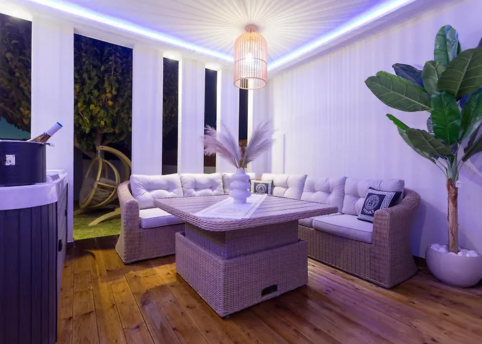 Villa Muthee Luxurious Private