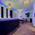 Vila Muthee Luxurious Private
